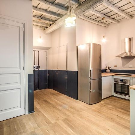 Stylish And Spacious Apartment Next To The Colosseum Rome Buitenkant foto