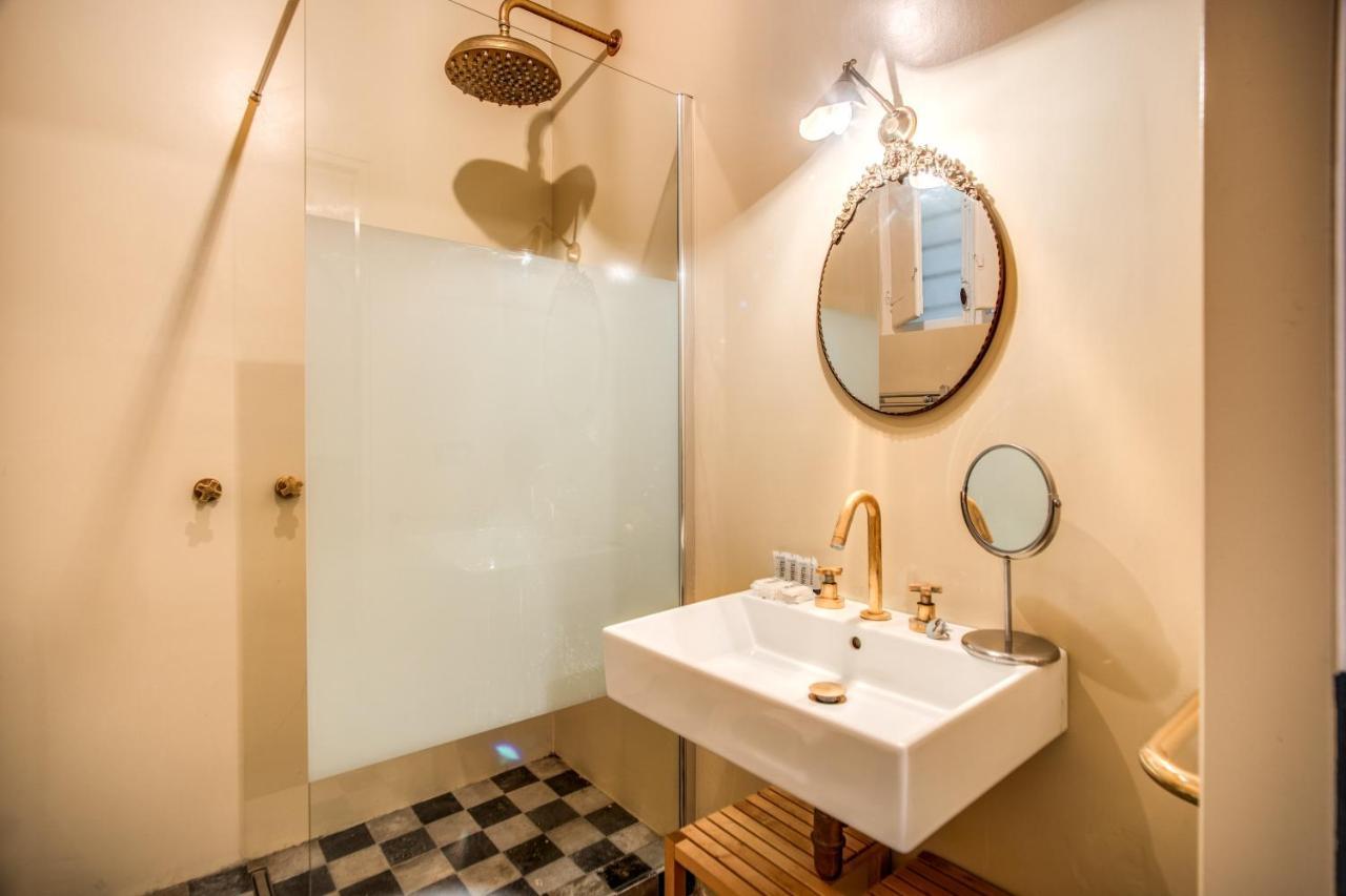 Stylish And Spacious Apartment Next To The Colosseum Rome Buitenkant foto