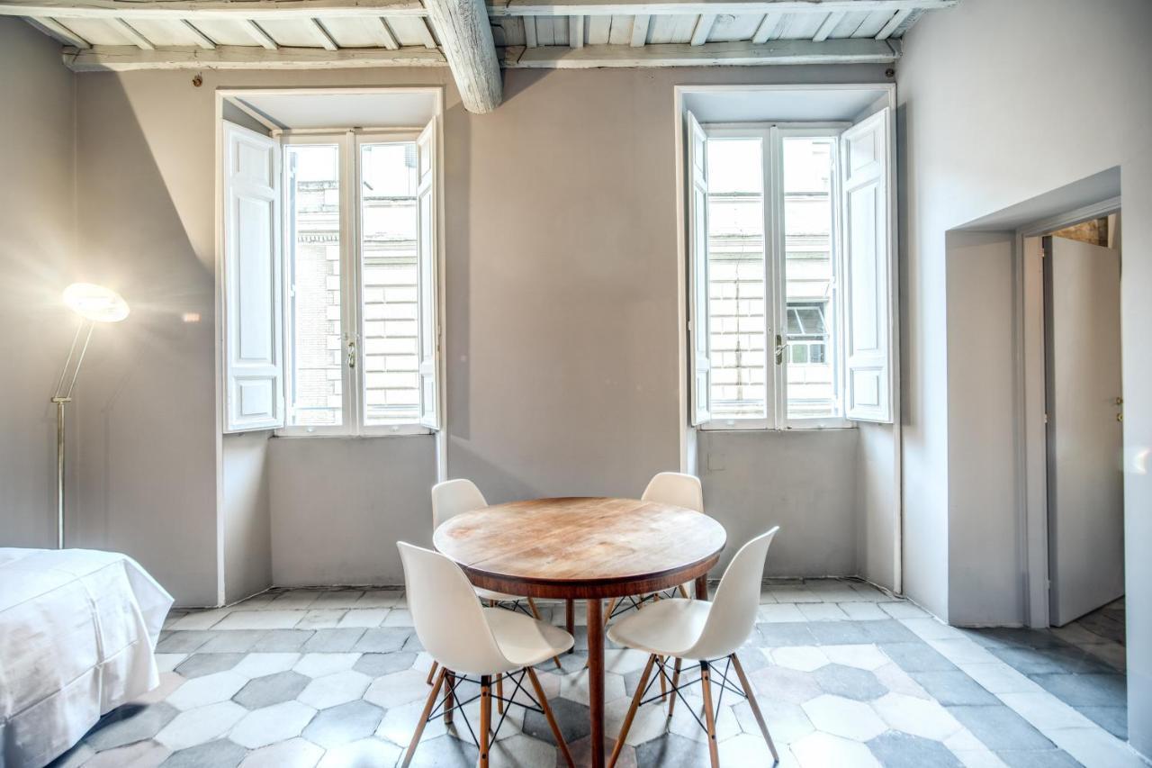Stylish And Spacious Apartment Next To The Colosseum Rome Buitenkant foto