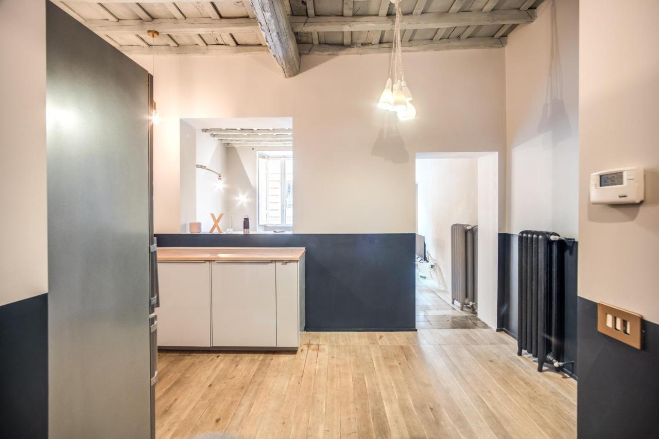 Stylish And Spacious Apartment Next To The Colosseum Rome Buitenkant foto