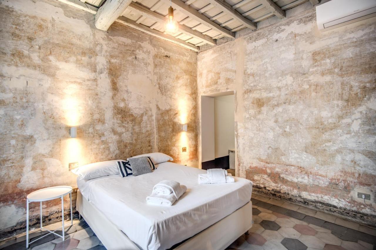 Stylish And Spacious Apartment Next To The Colosseum Rome Buitenkant foto